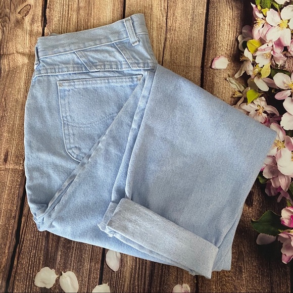 Lee Vintage High-Waisted, Tampered-Leg Mom Jean - Picture 6 of 9